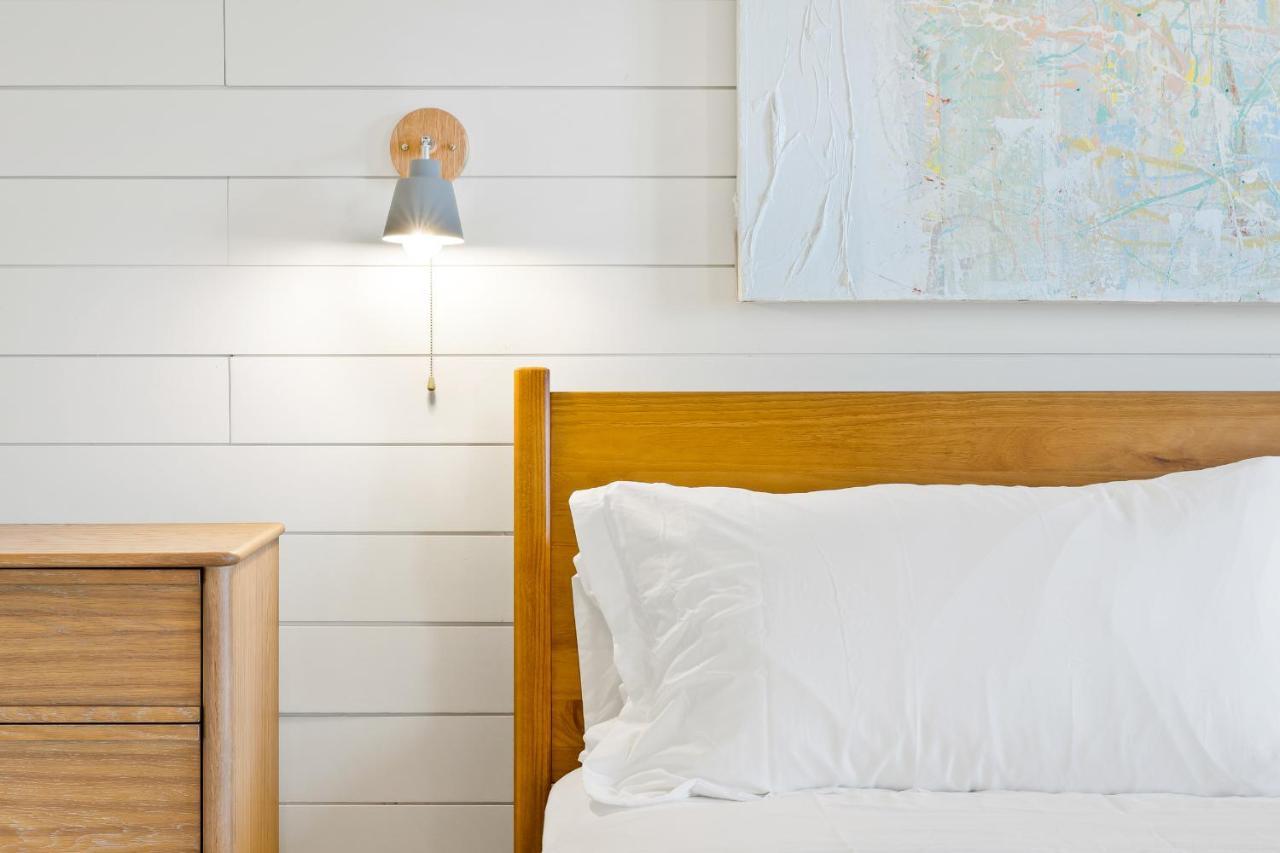 Boutique Room Steps From Downtown Mall Rose Jean Room 3 Charlottesville Buitenkant foto