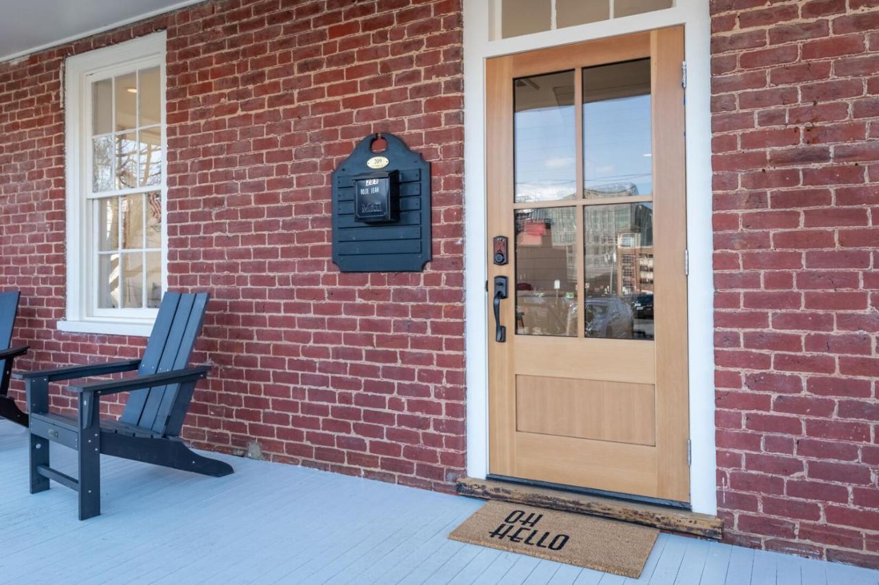 Boutique Room Steps From Downtown Mall Rose Jean Room 3 Charlottesville Buitenkant foto